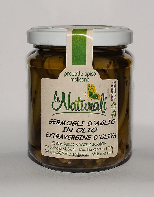 Germogli d'aglio in olio d'oliva